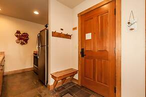 Red Hawk Lodge by Summit County Mountain Retreats