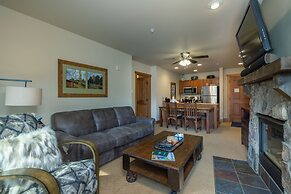 Red Hawk Lodge by Summit County Mountain Retreats