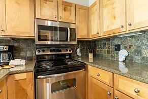 Lakeshore by Summit County Mountain Retreats