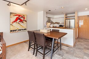 Lakeshore by Summit County Mountain Retreats