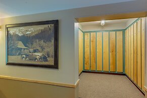 Lakeshore by Summit County Mountain Retreats