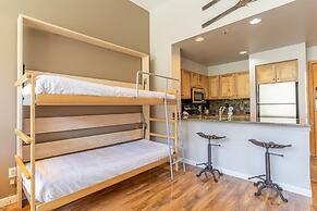 Lakeshore by Summit County Mountain Retreats