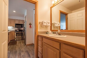 Lakeshore by Summit County Mountain Retreats