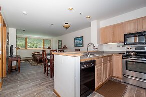 Lakeshore by Summit County Mountain Retreats