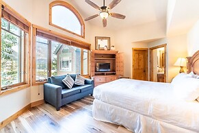 Rasor Court #20 by Summit County Mountain Retreats