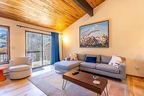 Hawn Drive by Summit County Mountain Retreats