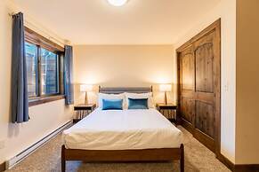 Hawn Drive by Summit County Mountain Retreats