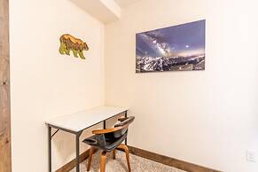 Hawn Drive by Summit County Mountain Retreats