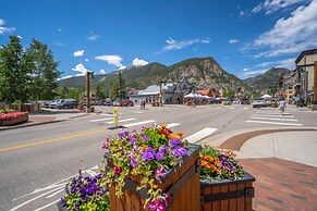 Hawn Drive by Summit County Mountain Retreats