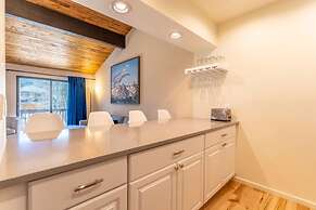 Hawn Drive by Summit County Mountain Retreats