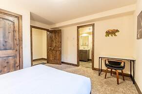 Hawn Drive by Summit County Mountain Retreats