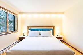 Hawn Drive by Summit County Mountain Retreats