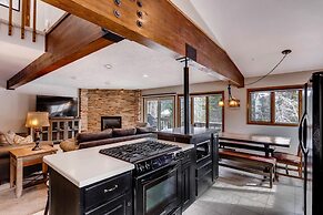 Hawn Drive by Summit County Mountain Retreats