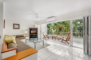 Poolside Apt in Alamanda Beachfront 77