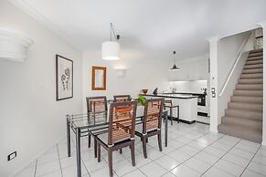 Poolside Apt in Alamanda Beachfront 77