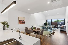 Little Grenfell Apartments by Urban Rest
