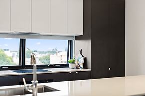 Little Grenfell Apartments by Urban Rest