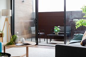 Little Grenfell Apartments by Urban Rest