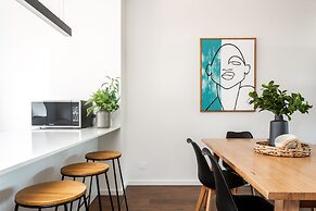 Little Grenfell Apartments by Urban Rest