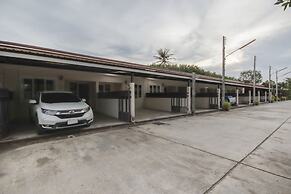 OYO 75331 Hareeya Hotel