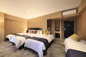 Quintessa Hotel Fukuoka Tenjin Comic & Books