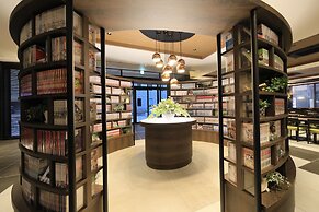 Quintessa Hotel Fukuoka Tenjin Comic & Books