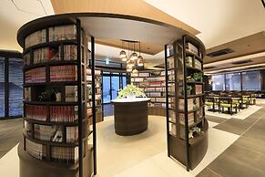Quintessa Hotel Fukuoka Tenjin Comic & Books