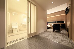 Quintessa Hotel Fukuoka Tenjin Comic & Books