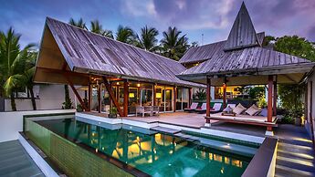 Laemsingh Villa 3a 4 Bedroom in Surin