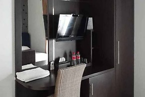 RedDoorz near Pantai Panjang Bengkulu 2