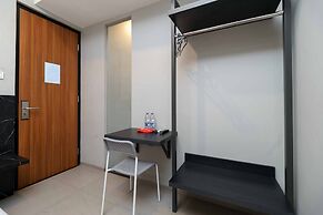 RedDoorz Plus near Radio Dalam 3