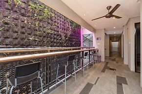 RedDoorz Plus near Radio Dalam 3