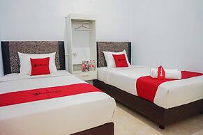 RedDoorz near Velodrome Malang 2