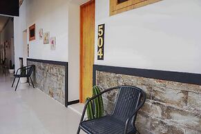 RedDoorz near Velodrome Malang 2