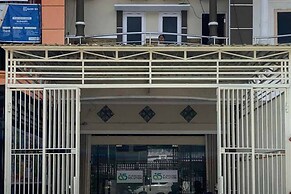 RedDoorz @ Kampkey Tanah Hitam