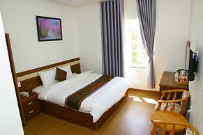RedDoorz Premium Anh Duc Da Lat Hotel