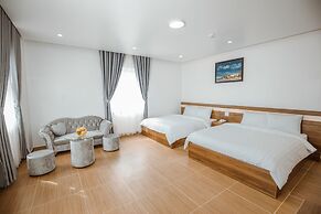 RedDoorz Premium Anh Duc Da Lat Hotel