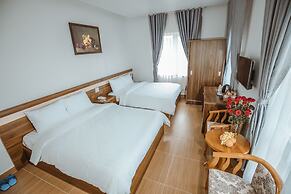 RedDoorz Premium Anh Duc Da Lat Hotel