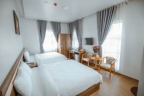 RedDoorz Premium Anh Duc Da Lat Hotel
