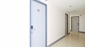 RedDoorz Plus @ Jardin Suites Guadalupe Nuevo