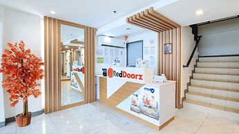 RedDoorz Plus @ Jardin Suites Guadalupe Nuevo