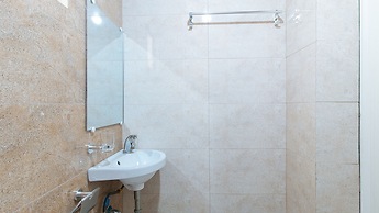 RedDoorz Plus near Uptown BGC Mall