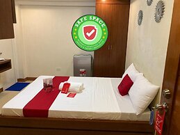 RedDoorz Plus near Uptown BGC Mall