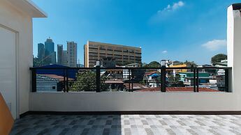 RedDoorz Plus near Uptown BGC Mall