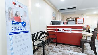 RedDoorz Plus near Uptown BGC Mall