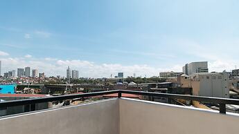 RedDoorz Plus near Uptown BGC Mall