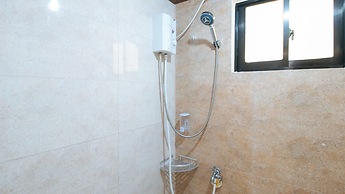 RedDoorz Plus near Uptown BGC Mall