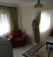 Delightful Apartment Sleeps 8 Great Location