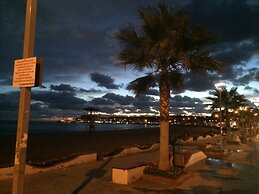 Delightful Apartment Sleeps 8 Great Location