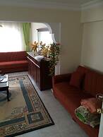 Delightful Apartment Sleeps 8 Great Location